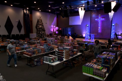 KCM Partners Give 392 Families FREE Christmas Gifts!