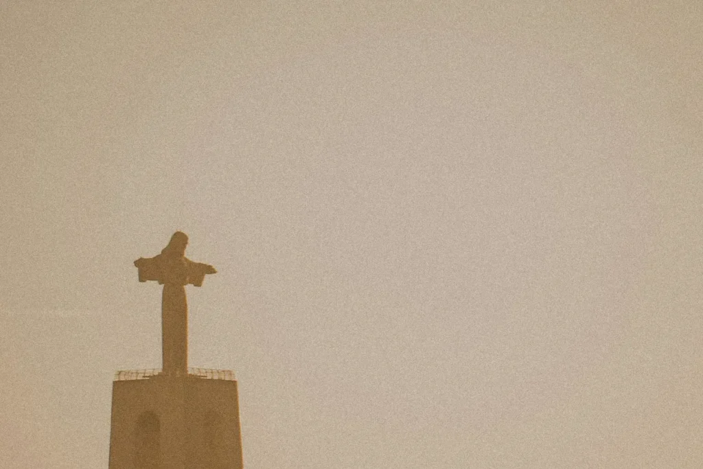 statue of Jesus with his arms open, famous statue from Brazil